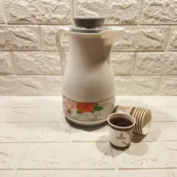 ترمس شاي أحمر